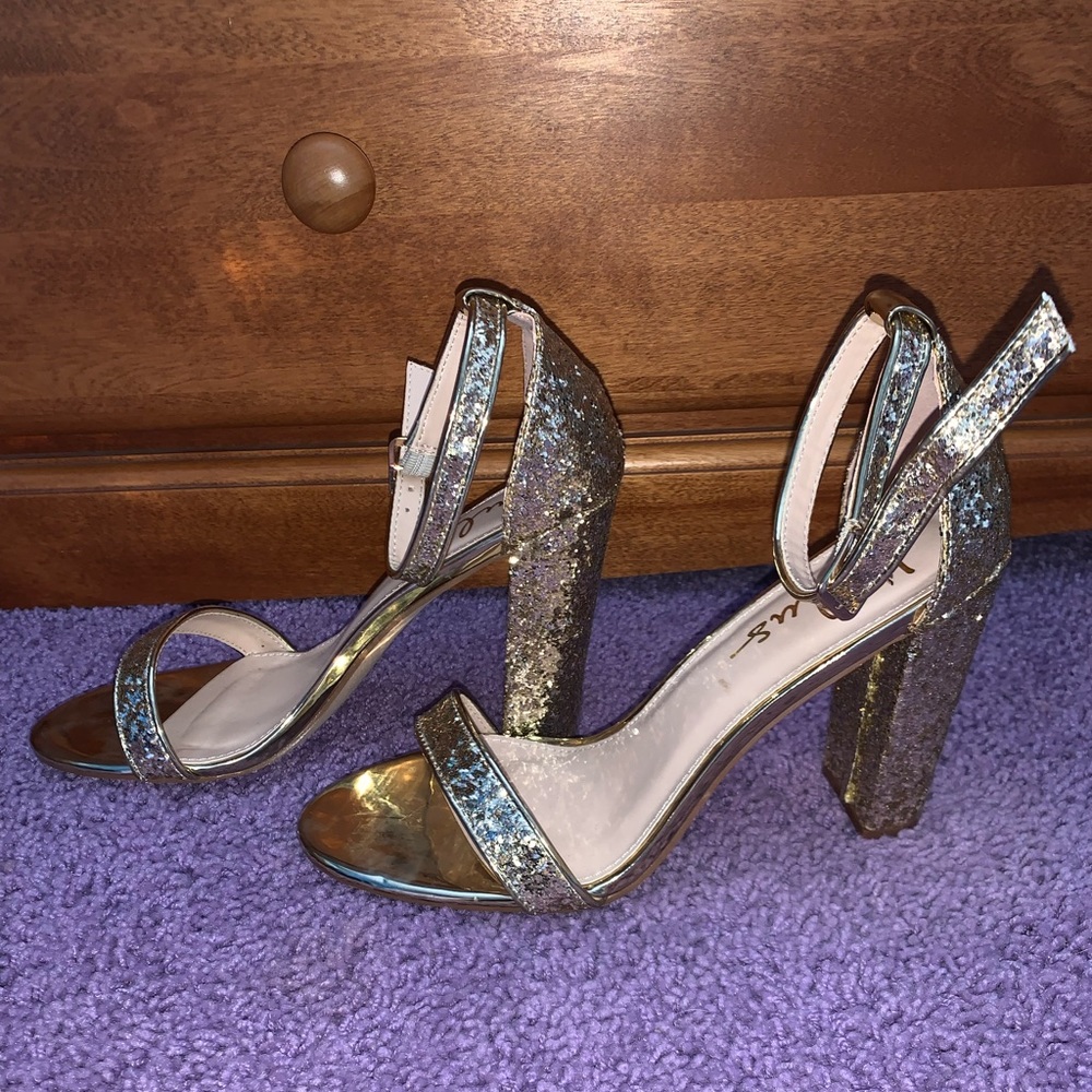 champagne/gold sparkle 4 inch pump heels. from Lulu’s